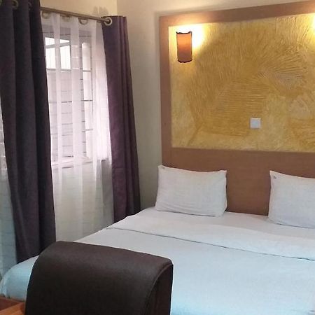 Minimalistic Studio Apartments Nairobi Luaran gambar