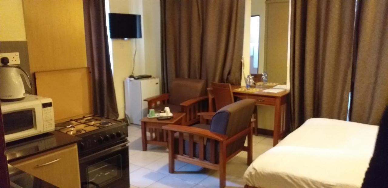 Minimalistic Studio Apartments Nairobi Luaran gambar